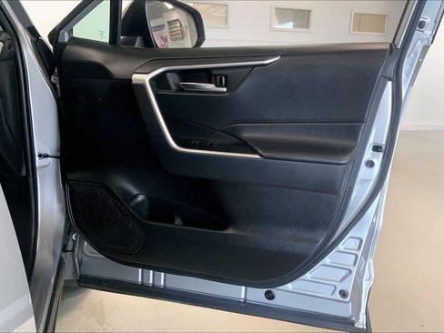 Used 2022 Toyota RAV4 XLE image 26