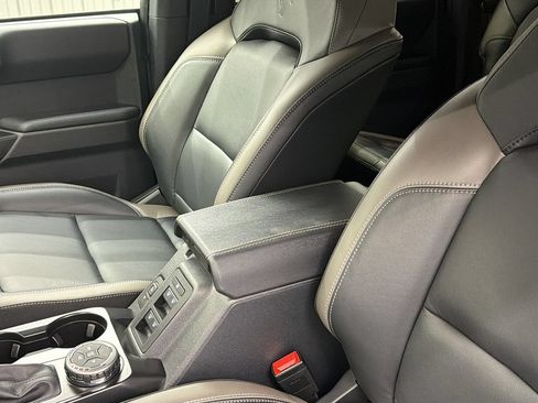 Used 2025 Ford Bronco Outer Banks AWD/4WD image 26