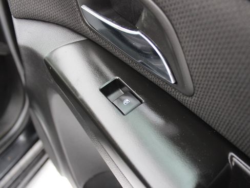 Used 2014 Chevrolet Cruze LT image 31