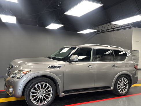 Used 2014 INFINITI QX80 4WD image 2