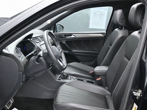 Used 2023 Volkswagen Tiguan SE R-Line image 15