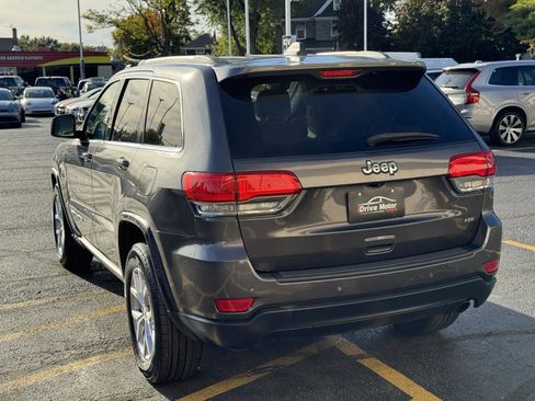 Used 2019 Jeep Grand Cherokee Laredo image 15