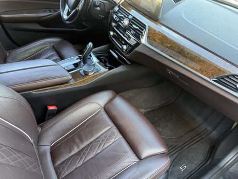 Used 2018 BMW 530i xDrive image 29