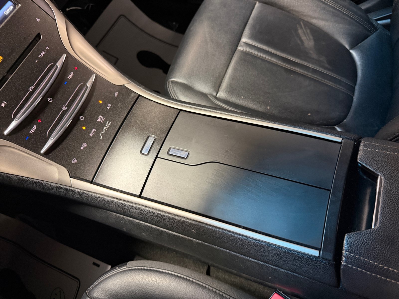 Used 2016 Lincoln MKZ AWD image 30