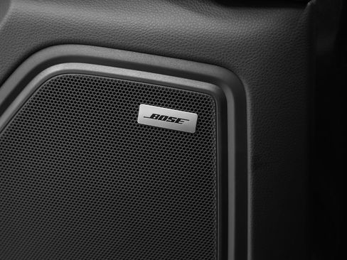 Certified 2026 Porsche Macan AWD/4WD image 40