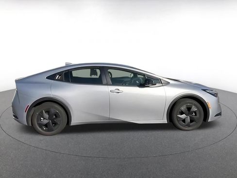 Used 2025 Toyota Prius LE image 14