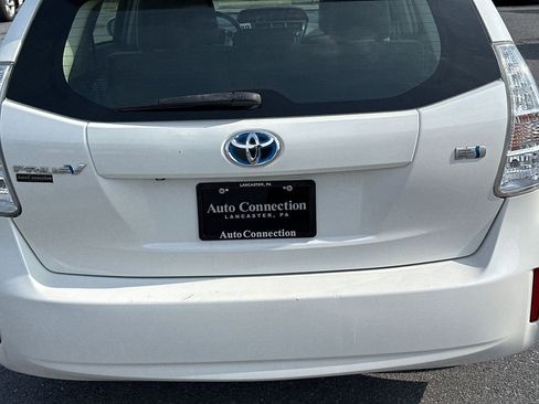 Used 2013 Toyota Prius V Three image 7