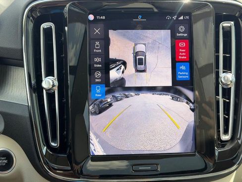 New 2026 Volvo XC40 B5 Ultra w/ Climate Package AWD/4WD image 12