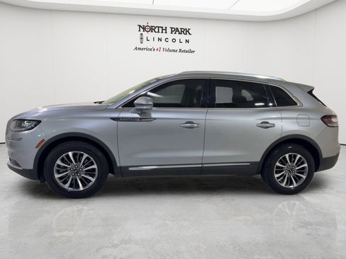 Used 2023 Lincoln Nautilus AWD w/ Premium Package image 2