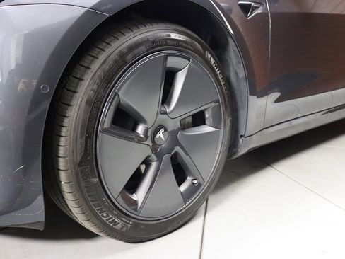 Used 2023 Tesla Model 3 Standard Range RWD image 5