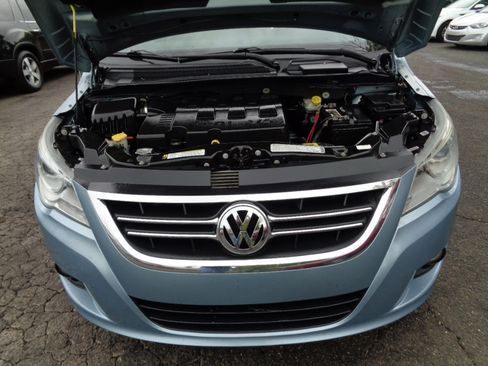 Used 2009 Volkswagen Routan SEL Premium image 28
