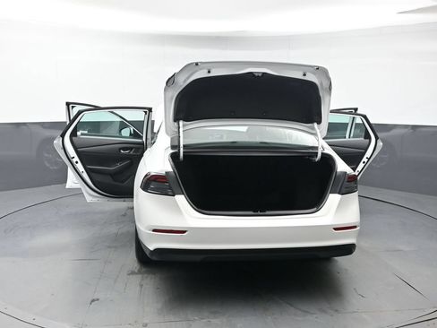 Used 2023 Honda Accord LX image 47