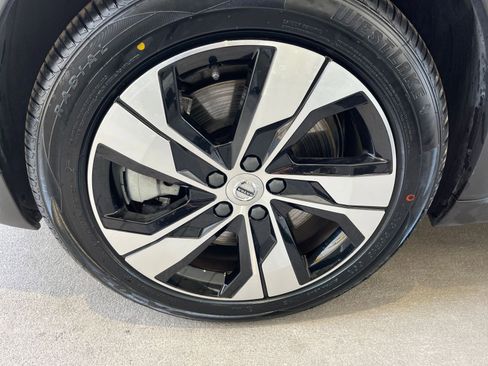 Used 2025 Volvo V60 B5 Cross Country Plus image 30