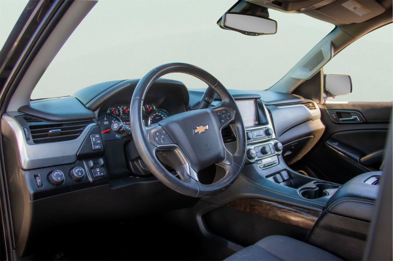 Used 2018 Chevrolet Suburban LS w/ All-Season Package AWD/4WD image 6