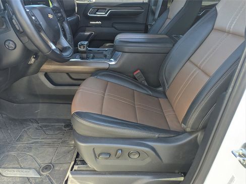 Used 2025 Chevrolet Silverado 1500 High Country image 13
