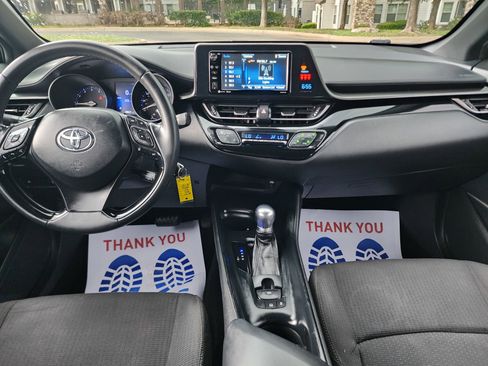 Used 2018 Toyota C-HR XLE FWD image 27