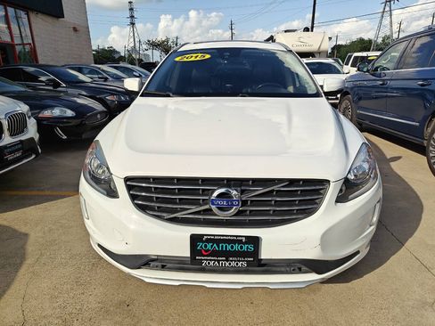 Used 2015 Volvo XC60 T5 Premier w/ Proximity Package FWD image 3