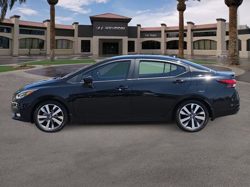Used 2020 Nissan Versa SR FWD image 5
