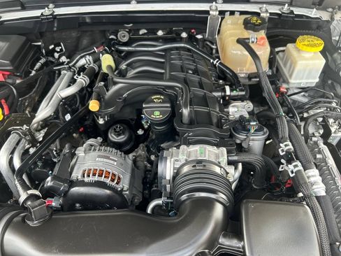 Used 2021 Jeep Gladiator Overland AWD/4WD image 24