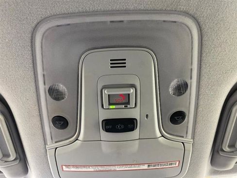 Used 2022 Toyota Prius XLE FWD image 16