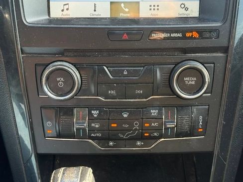Used 2017 Ford Explorer XLT w/ Equipment Group 201A FWD image 24
