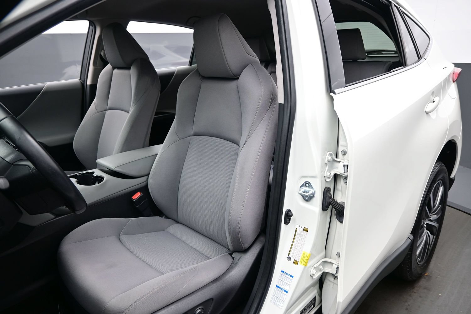 Used 2021 Toyota Venza LE AWD/4WD image 12