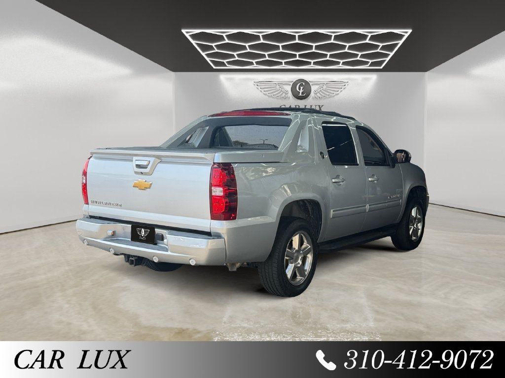 Used 2013 Chevrolet Avalanche LS RWD image 5