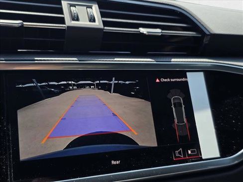 New 2025 Audi Q3 2.0T Premium image 24