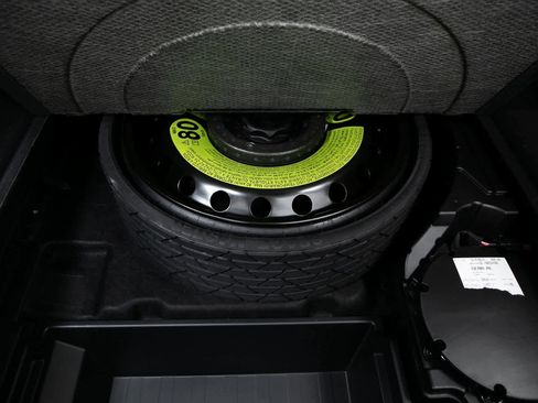 Used 2022 Audi e-tron Premium Plus w/ Premium Plus Package image 30