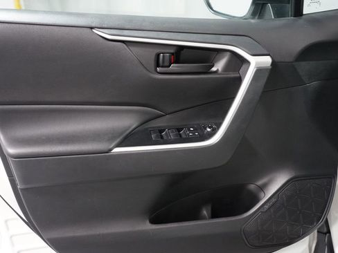 Certified 2022 Toyota RAV4 LE image 27