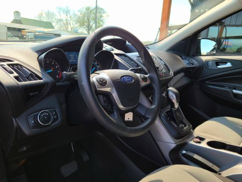 Used 2015 Ford Escape SE FWD image 9