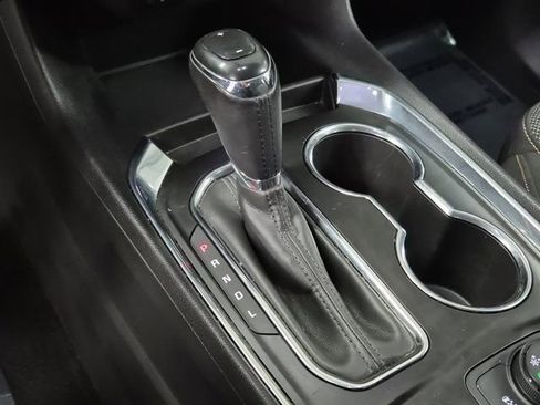 Used 2018 Chevrolet Traverse LT image 31