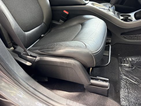 Used 2015 Dodge Journey Crossroad w/ Flexible Seating Group FWD image 23