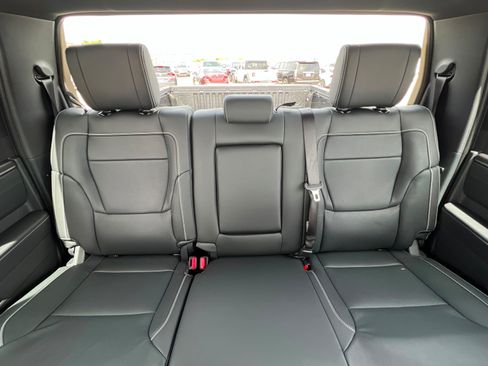 New 2026 Toyota Tundra Limited AWD/4WD image 24