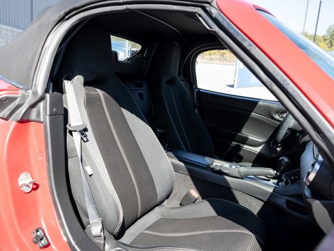 Used 2018 FIAT 124 Spider Classica w/ Technology Group image 18