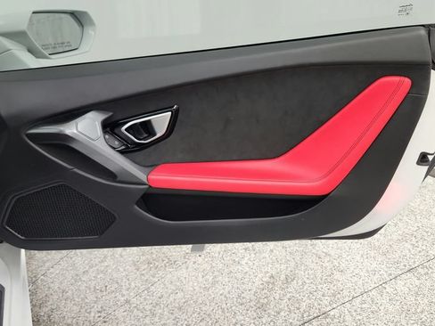 Used 2018 Lamborghini Huracan LP 580-2 RWD image 43