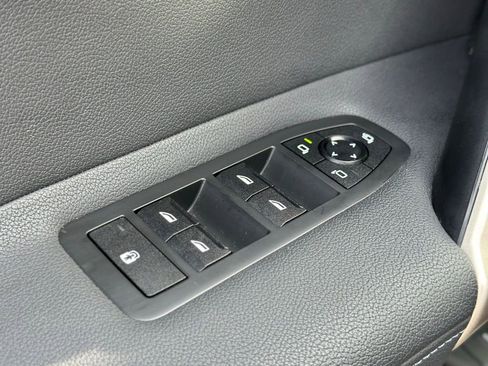 Certified 2025 BMW iX xDrive50 w/ Premium Package image 22