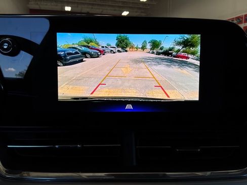 Used 2025 Chevrolet Trax LT FWD image 34