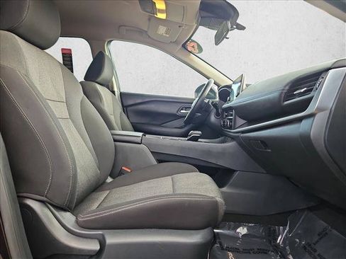 Used 2025 Nissan Rogue SV FWD image 19
