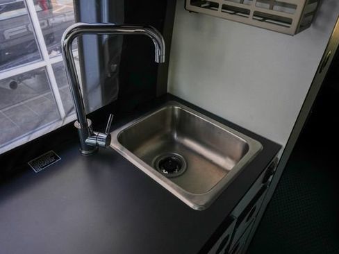Used 2021 Mercedes-Benz Sprinter 2500 image 38