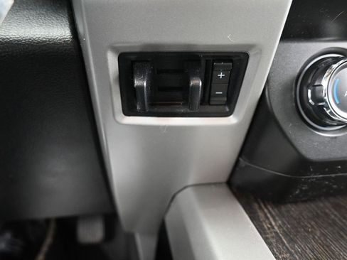 Used 2021 Ford F250 Lariat w/ Lariat Value Package image 30