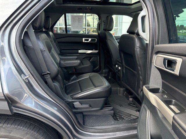 Used 2021 Ford Explorer XLT w/ Equipment Group 202A AWD/4WD image 28