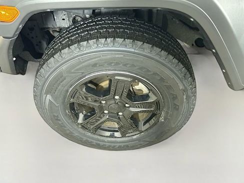 Used 2023 Jeep Wrangler Sport S image 23