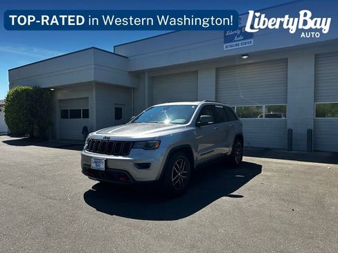 Used 2017 Jeep Grand Cherokee Trailhawk w/ Trailhawk Luxury Group AWD/4WD image 1