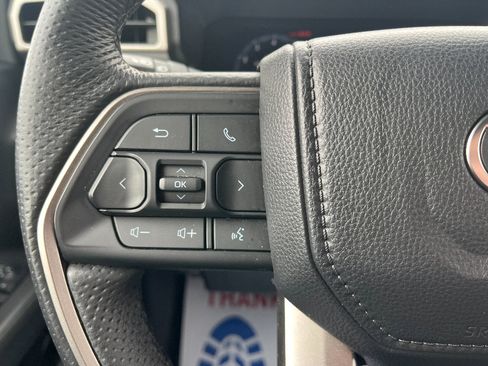 Used 2025 Toyota Tacoma TRD Off-Road image 32