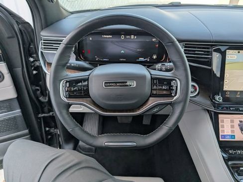 Used 2025 Jeep Grand Wagoneer 4WD image 11
