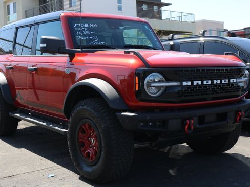 Certified 2024 Ford Bronco Wildtrak AWD/4WD image 4