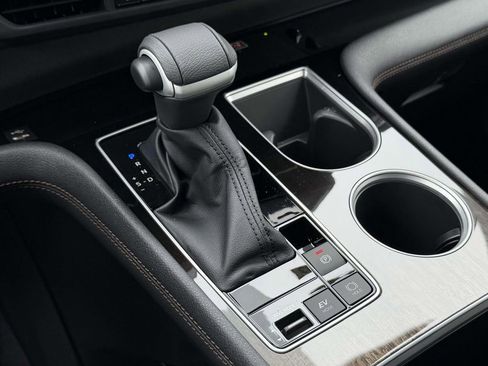 New 2026 Toyota Sienna Limited AWD/4WD image 6