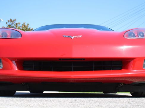 Used 2007 Chevrolet Corvette Coupe w/ Performance Package RWD image 7