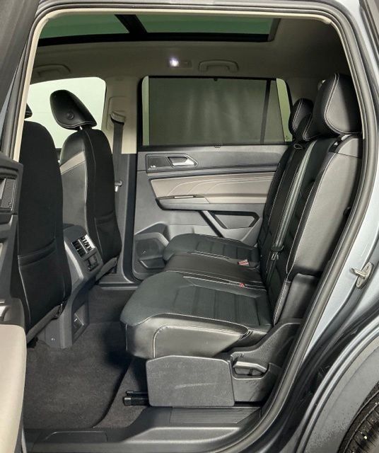 Used 2022 Volkswagen Atlas SEL Premium AWD/4WD image 16
